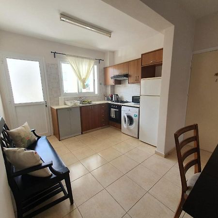 Ancient Paphos - Cozy Place Next To The Sea, Marina, Historical Sites, Buses, Mall, And Market Exterior foto