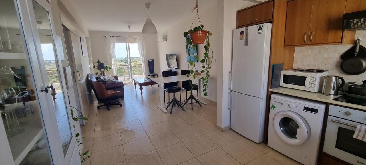 Ancient Paphos - Cozy Place Next To The Sea, Marina, Historical Sites, Buses, Mall, And Market Exterior foto
